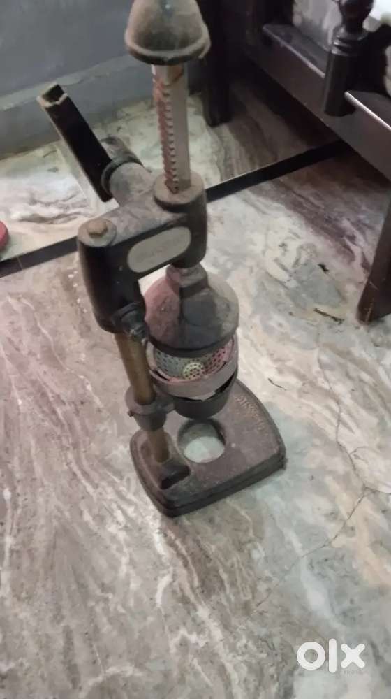 Manual mausmi juice machine
