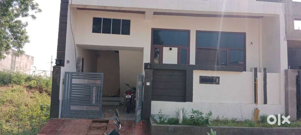 138 Gaj  25*50  Behind Chirau Hospital, Hathod  West Facing