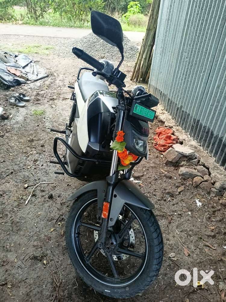 Ola ROADSTER X+ 4.5 KW . RANGE 200KM. CRUISE CONTROL , DISC BRAKE