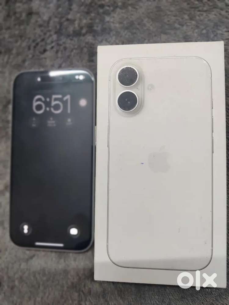 iPhone 16 White