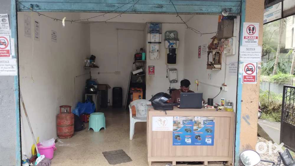 SHOP FOR RENT IN SHARING in Aquem