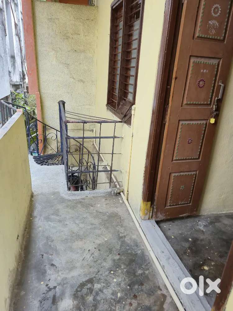 1 BHK Newly Painted