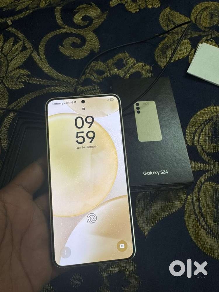 256gb samsung galaxy s24 with bill box and cable