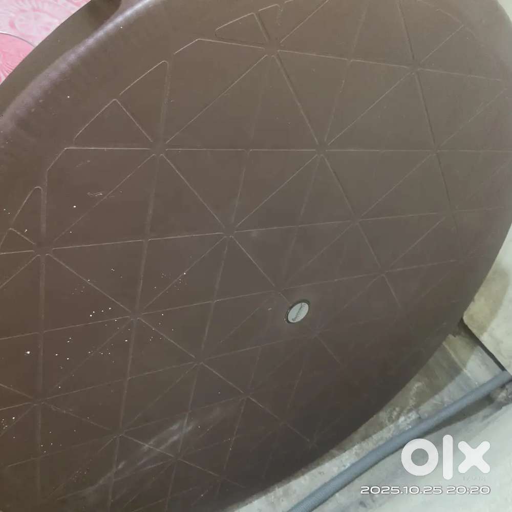 Supreme dinning table