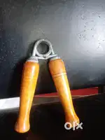 Wooden hand gripper