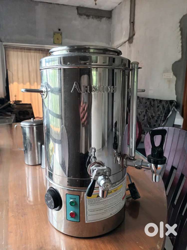 Electric hot drink maker