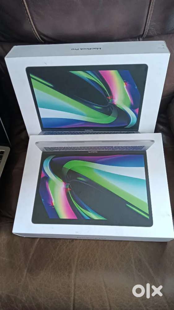 Apple macbook pro M1 pro 16 gb ram 500 gb hdd storage