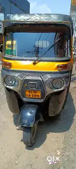 BAJAJ AUTORIKSHAW CNG/PETROL 2017 MODEL GOOD CONDITION VEHICLE