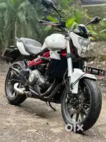 BENELLI TNT 300