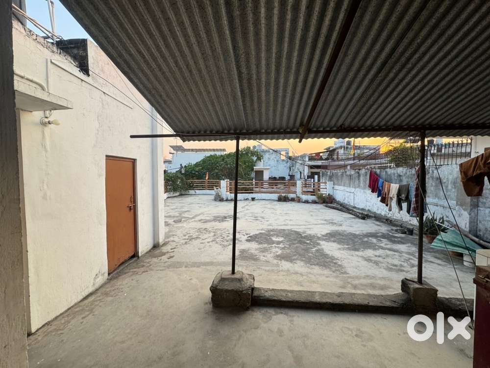 2 room set for rent near krishna nagar metro station