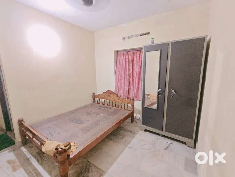 BACHELORS ALLOWED: 3 BHK SEMIFURNISHED APARTMENT RENT NEAR KAKKANAD