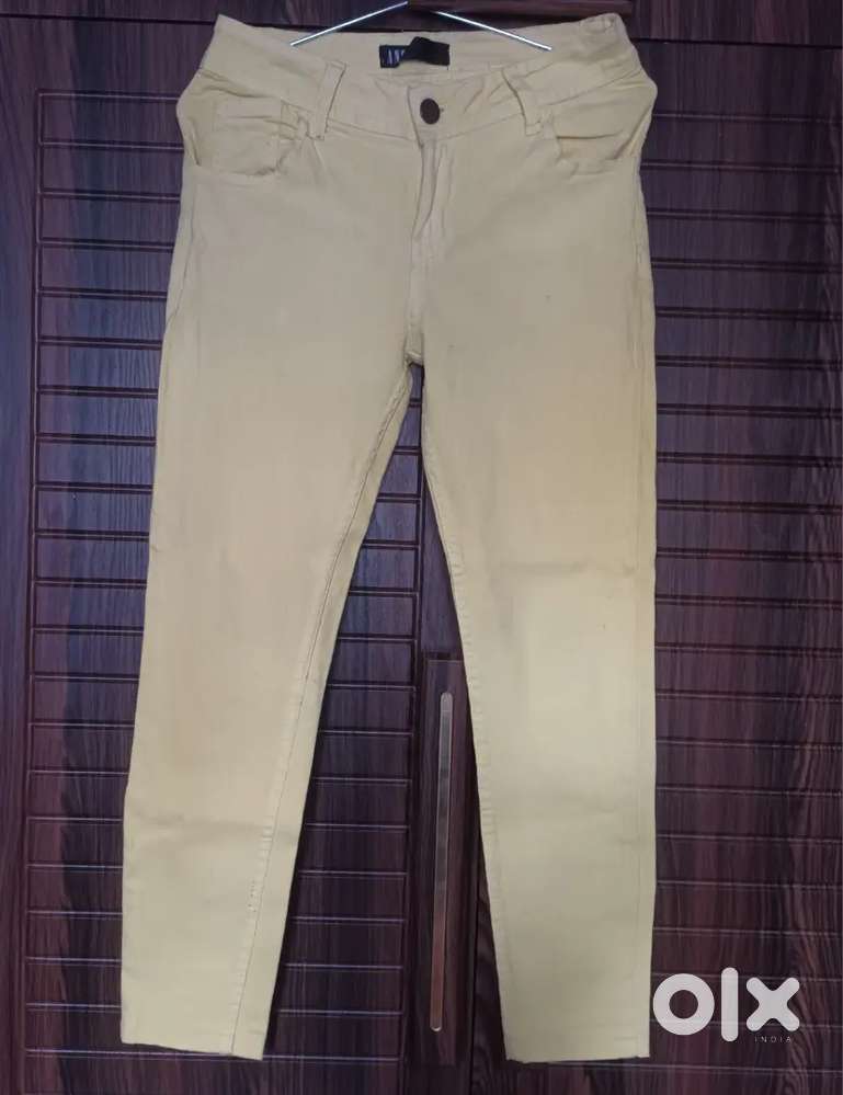 Mustard Yellow Denim Jeans – Stylish & Barely Worn!