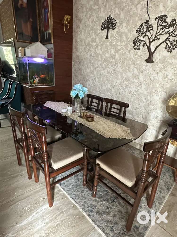 Dinning Table