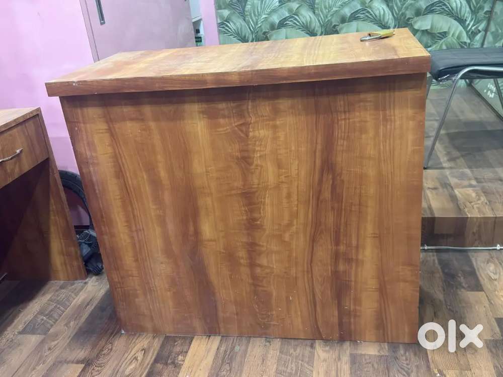 Make up vanity and chairs