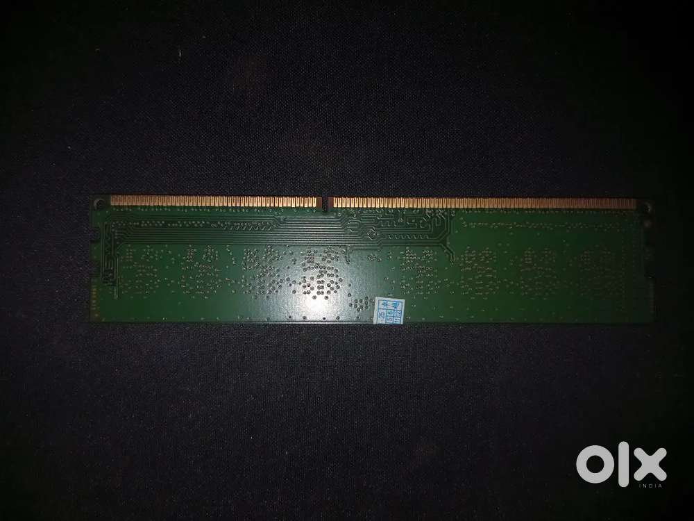 Samsung 4GB DDR3 RAM (PC3-12800U, 1600MHz)