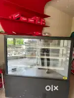 Cooling display counter