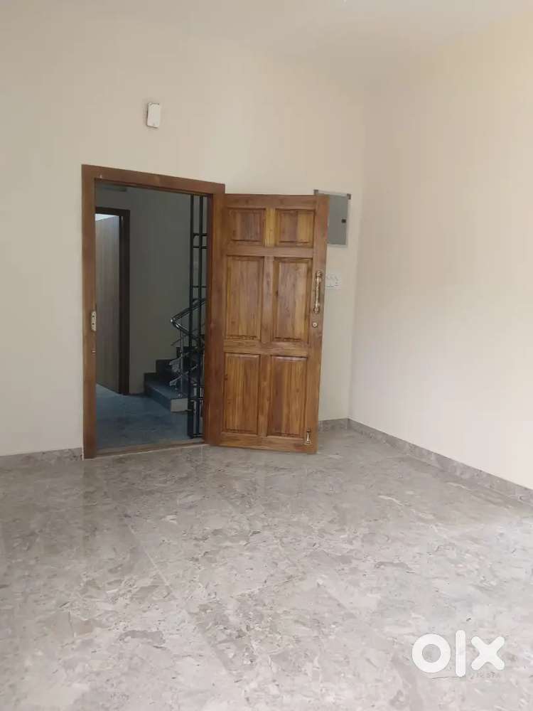 AR reality 89250 and 19908 .. flat for sale Kodambakkam received car p