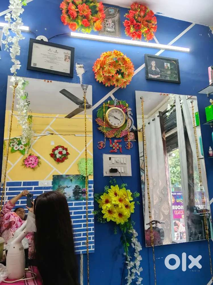 Ladies beauty parlour