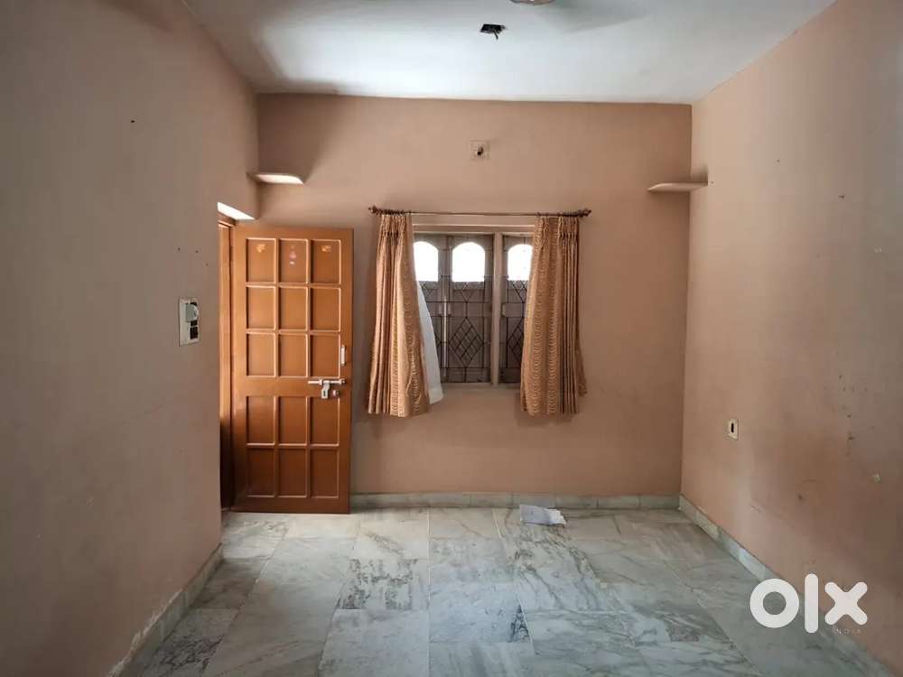 2BHK HOUSE 1ST FLOOR AVAILABLE FOR RENT NR AKSHAR CHOWK