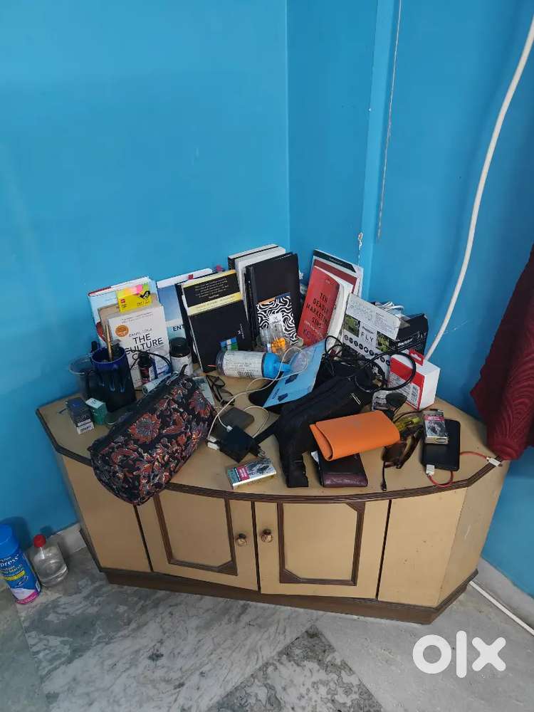 Corner Table wooden for Tv / Music / Books / plants