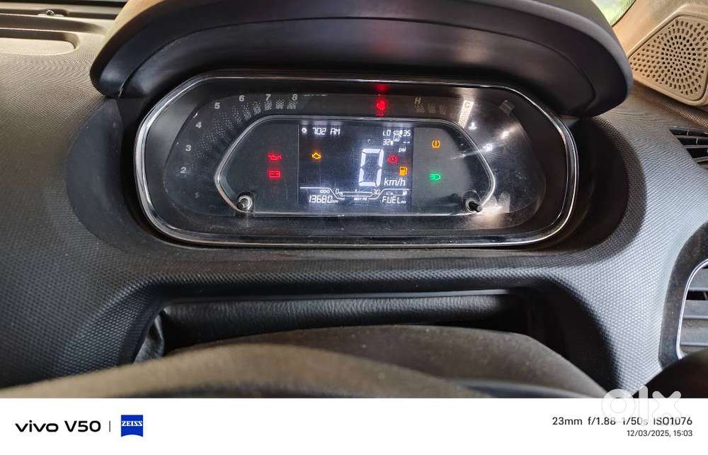 Tata Tiago 2023 Petrol 13700km driven Km Driven