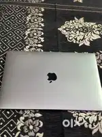 Apple Macbook M1