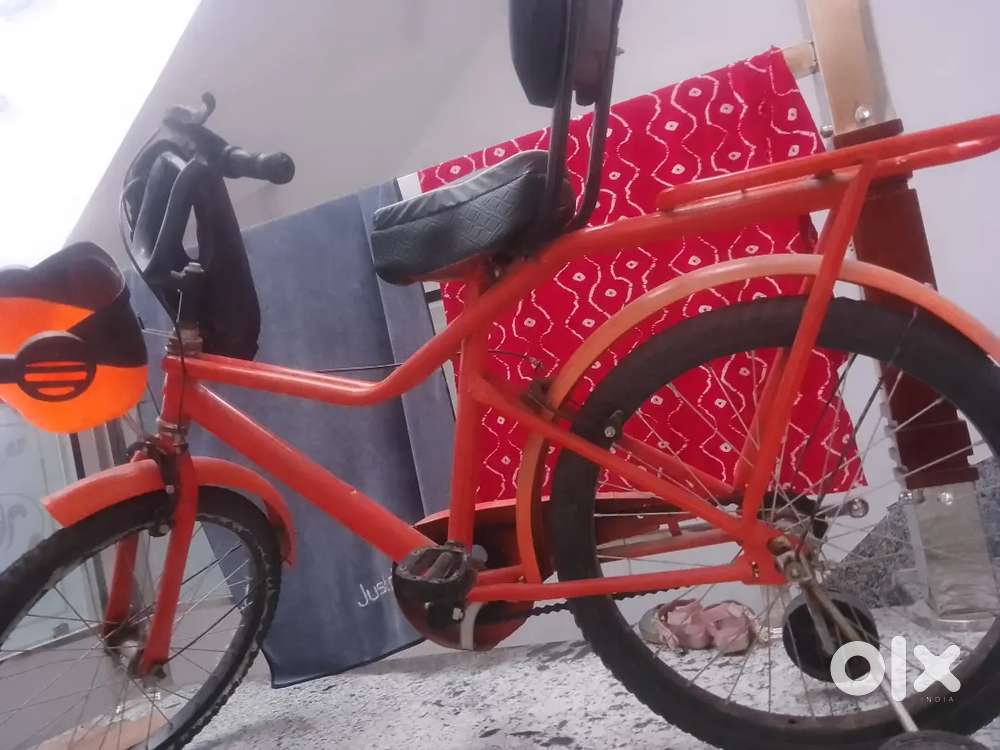 Children cycle