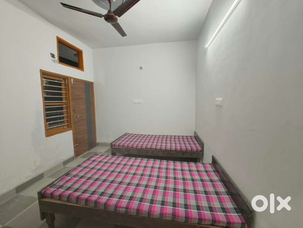 Pg for both boys and girls