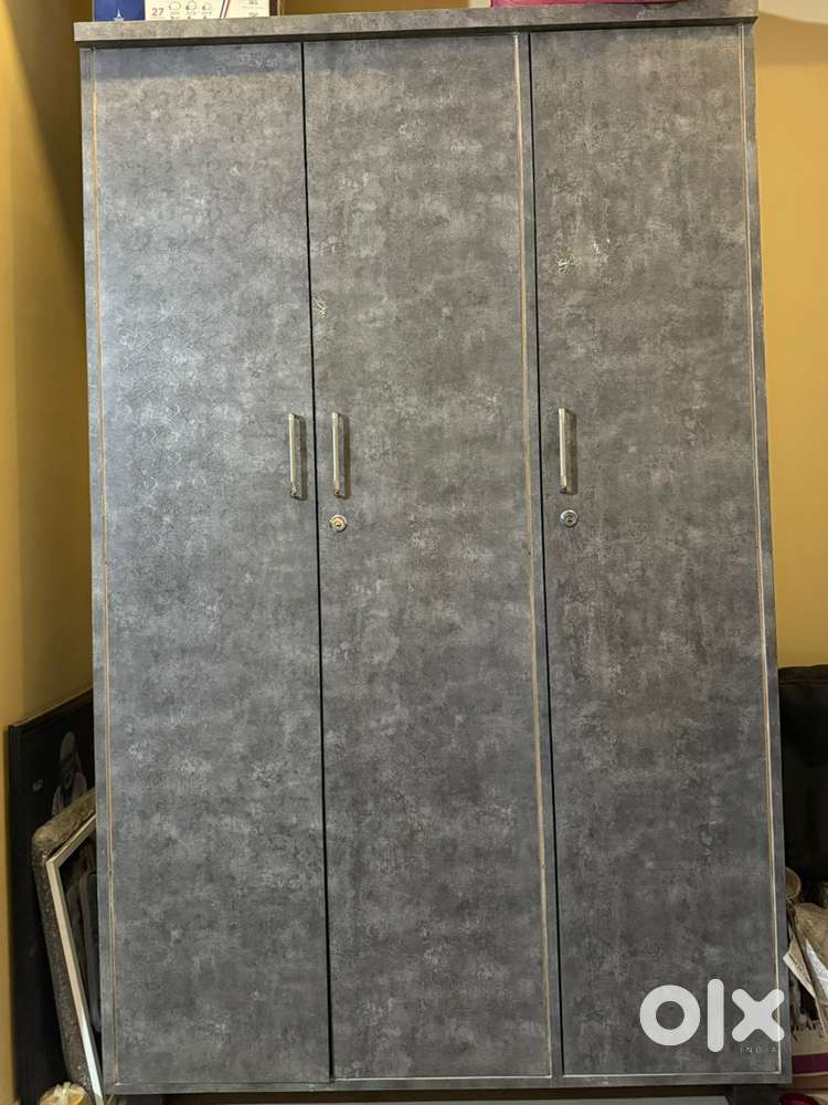 Matte Finish Wardrobe only 1yr only