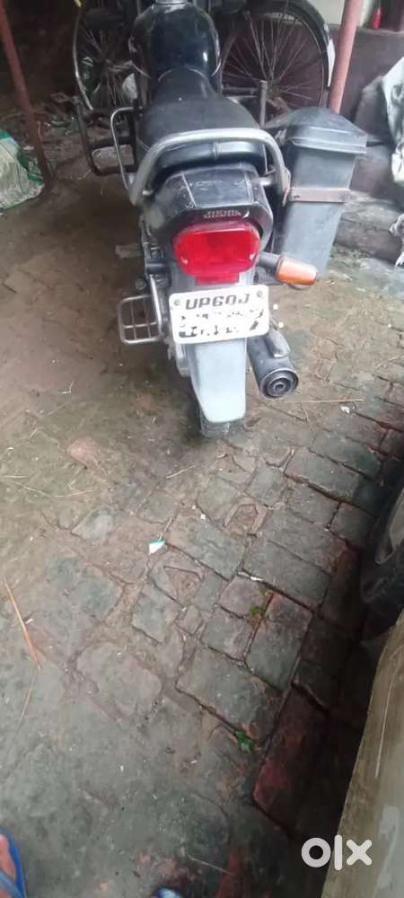 125 CC की Super Splendor अच्छी स्थिति में।