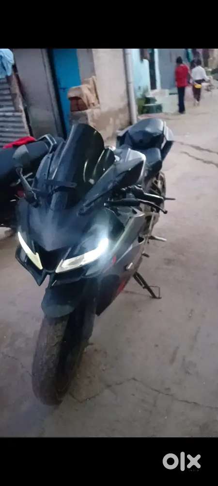 Yamaha R15 v3