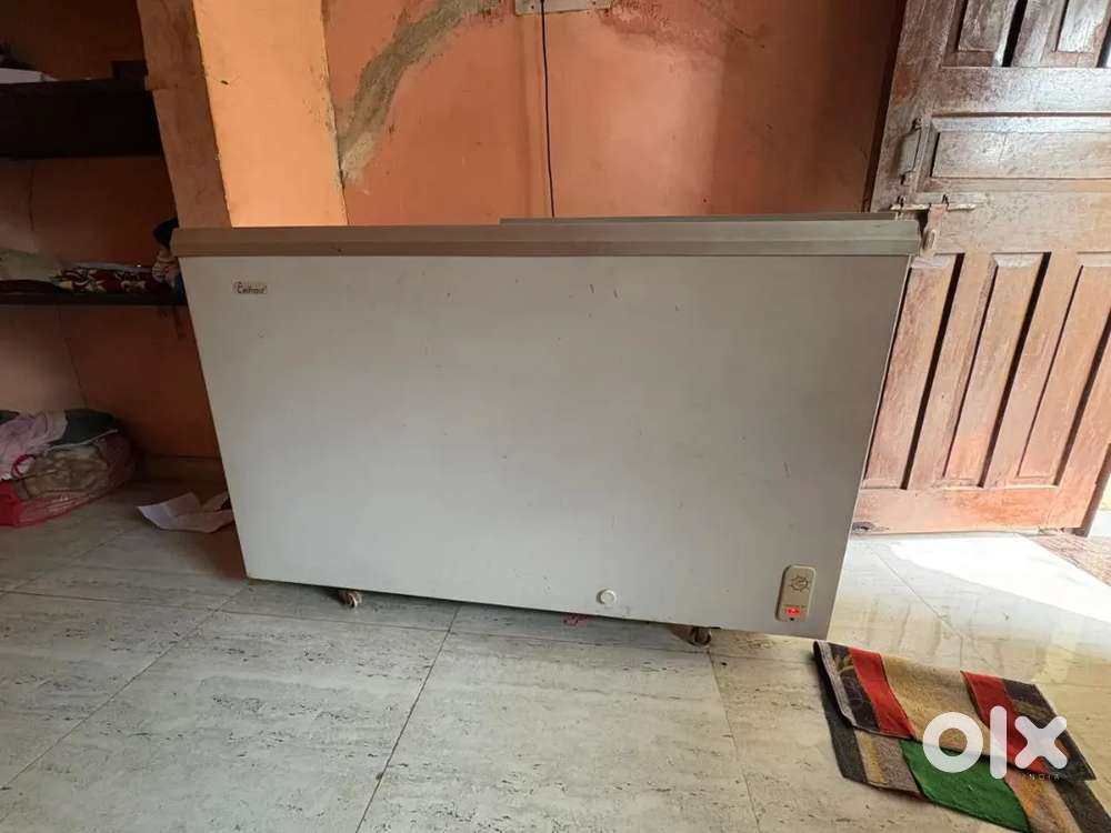 Celfrost glass top freezer 365 litre