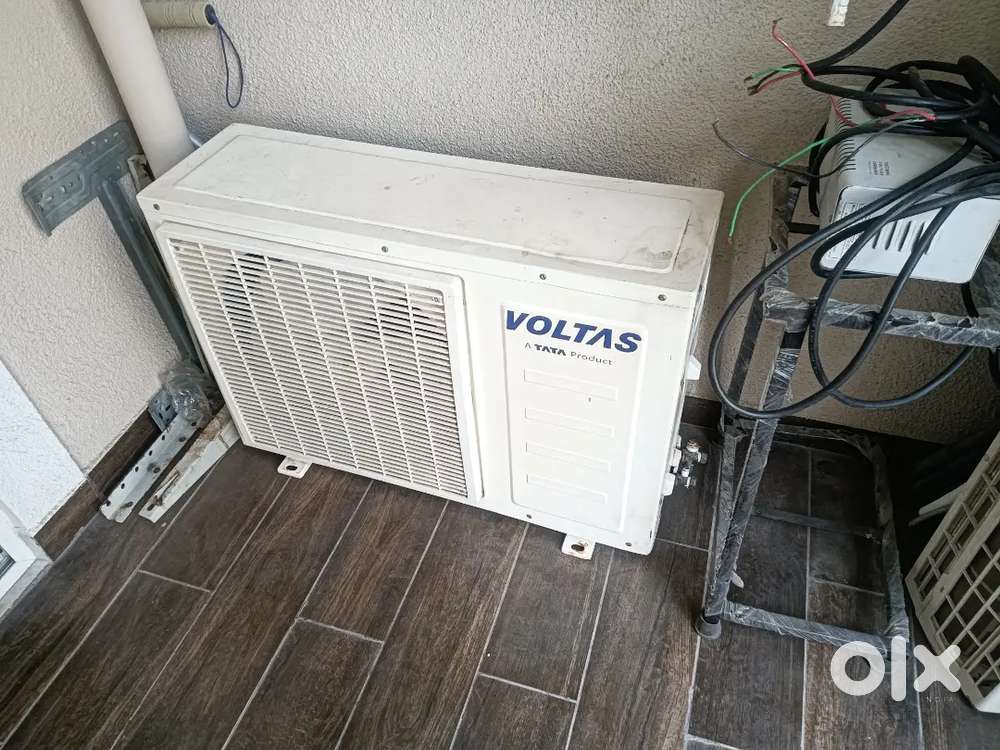Voltas split AC