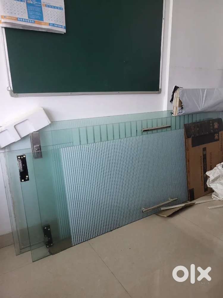 Toughned glass office partition