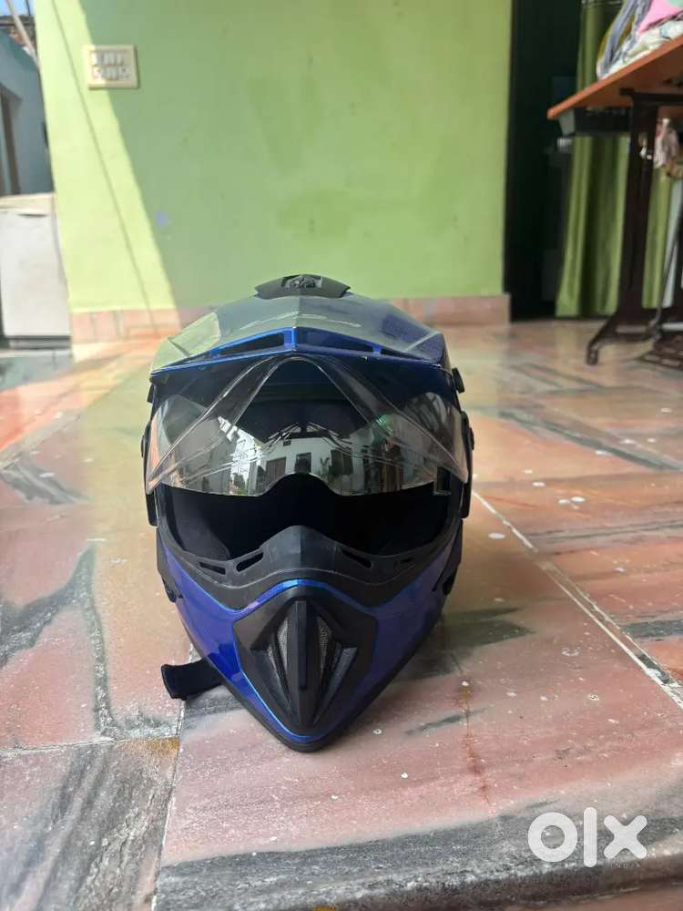Sports helmet