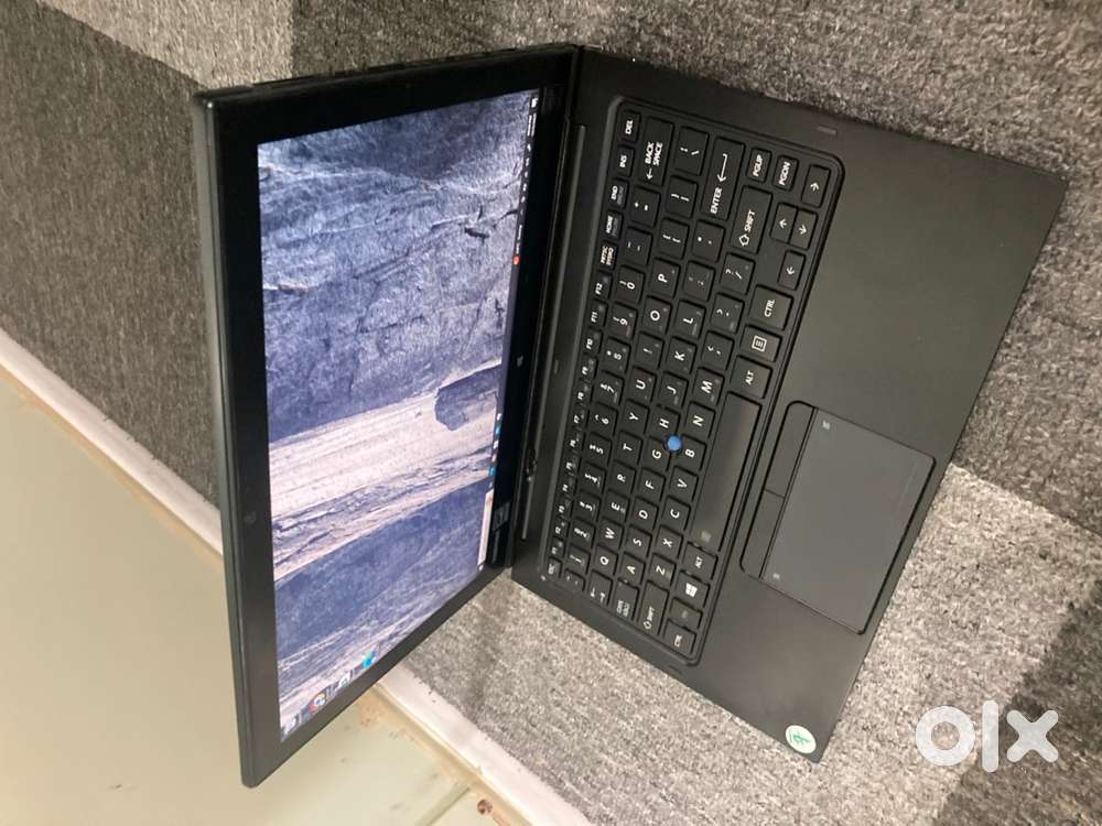 Toshibha DE1 00U009 11 inch laptop with warranty and bill