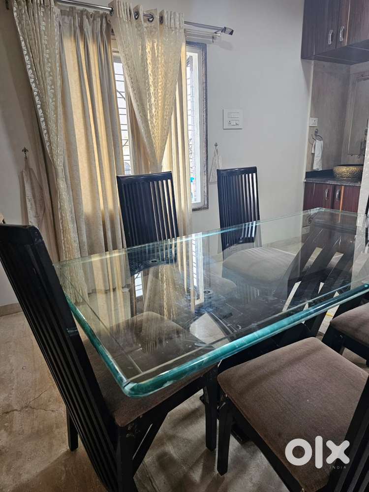 Dinning table 6 seater