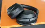 Noise cancelling Sony XM4