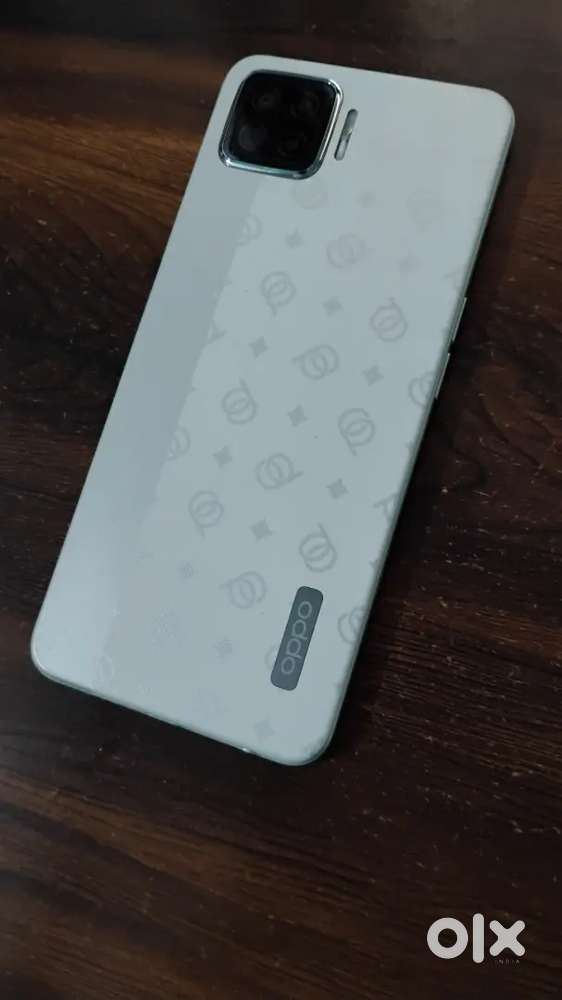 Selling Oppo F17 4G classic grey with excellent condition with box
