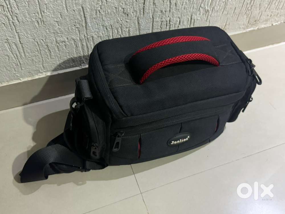 Mirrorless camera bag