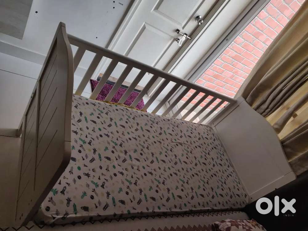 Mothercare crib/cot with mattress