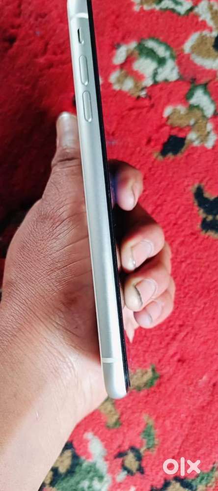 iPhone 11  64GB battery health84