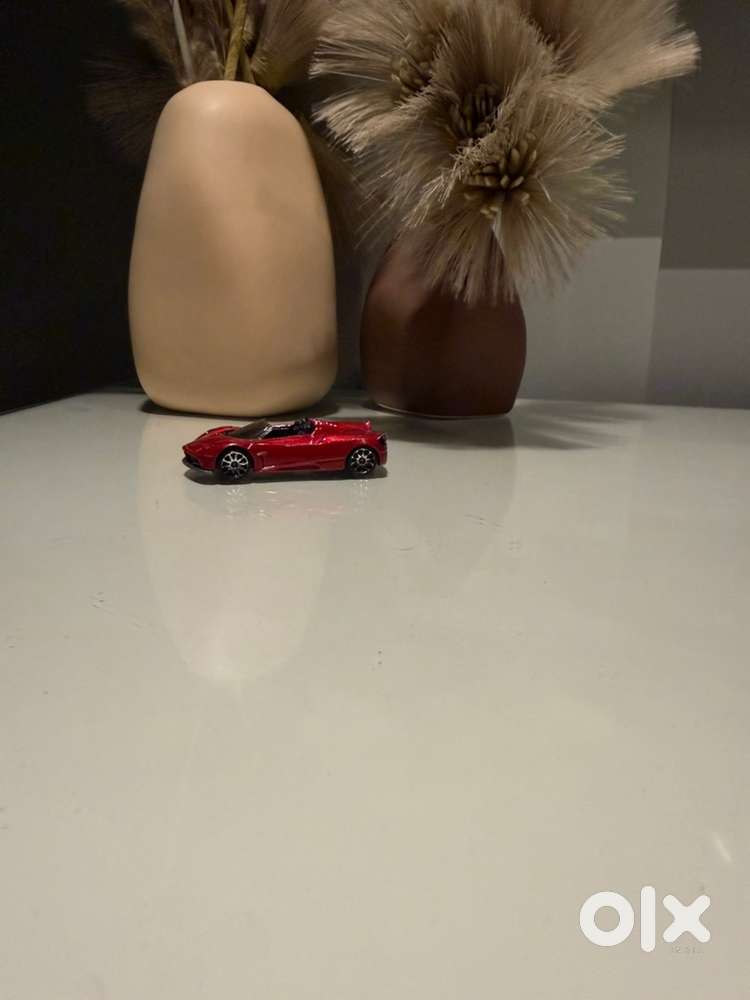 Hot wheel pagani huayara