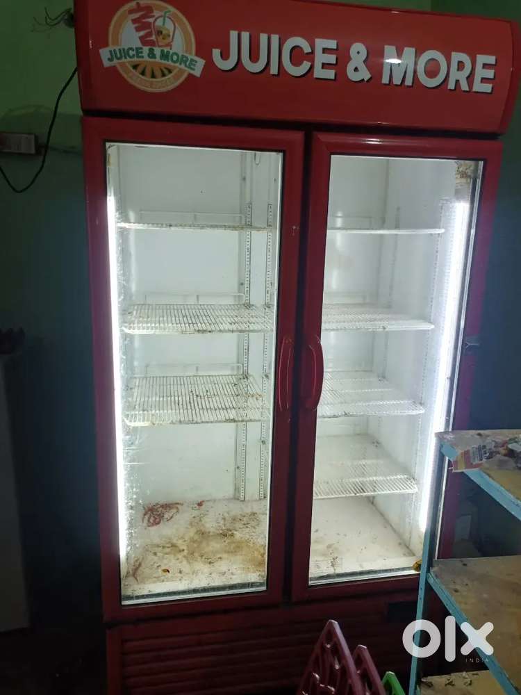 ROCKWELL DOUBLE DOOR COMMERCIAL FRIDGE FOR URGENT SALE