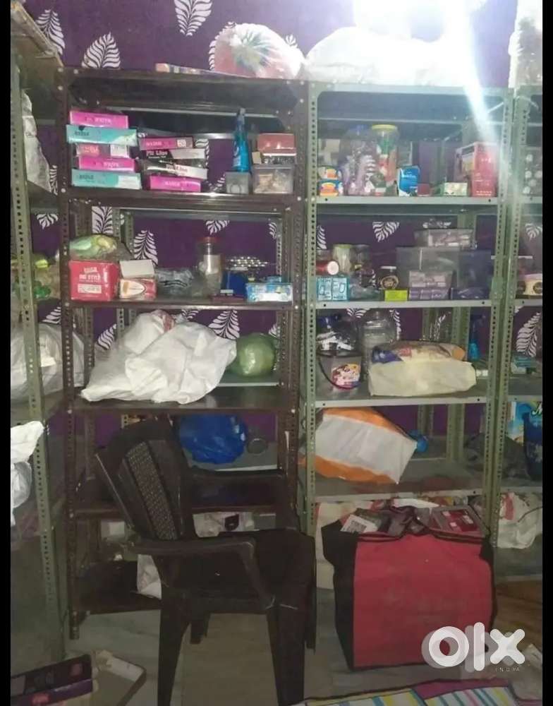 Dukan ka saman bechna h