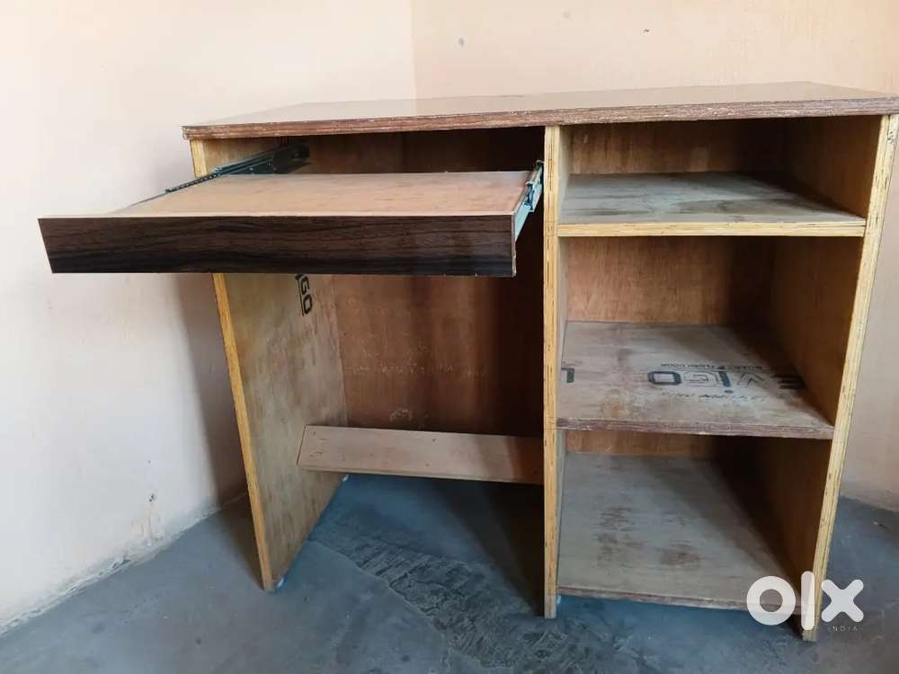 Computer Table