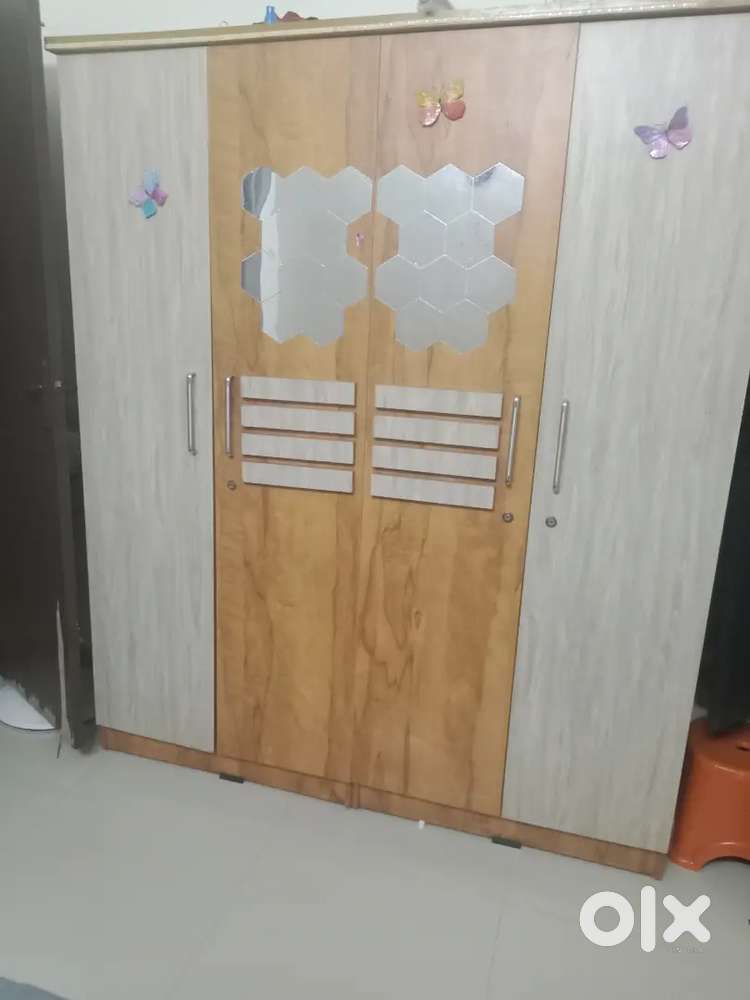 4 door cupboard