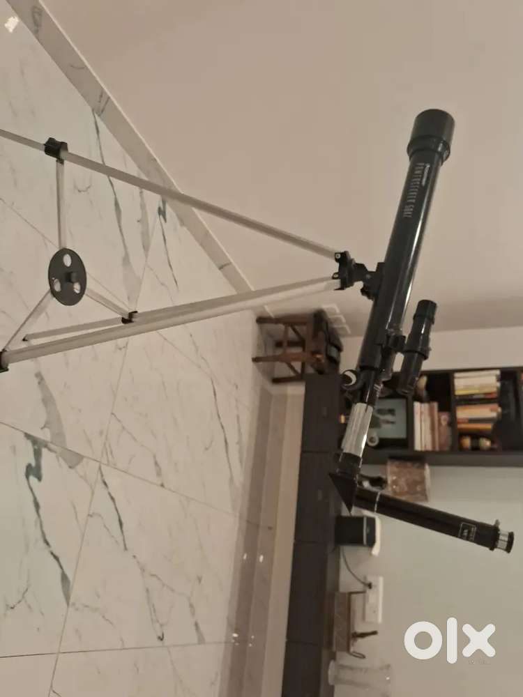 Celestron 50AZ Telescope + Tripod + Eyepieces
- Perfect for Beginners