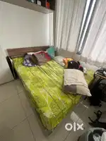 Queen size spring matttress
