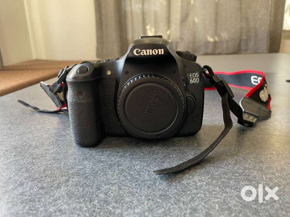 Canon 60D DSLR with Canon 18-55mm Lens